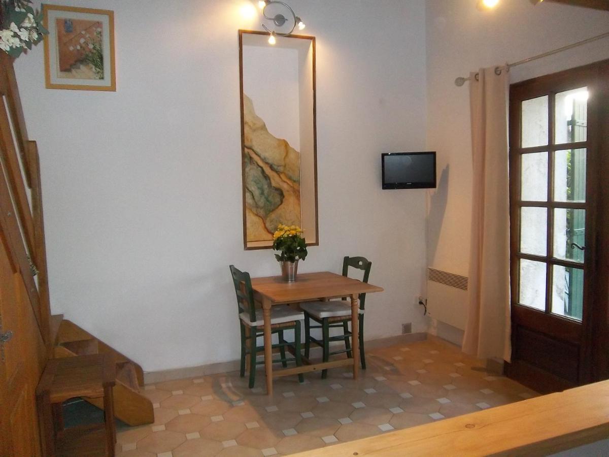 Mas Le Pont Des Aubes Bed & Breakfast ลีล-ซูร์-ลา-ซอร์ก ภายนอก รูปภาพ