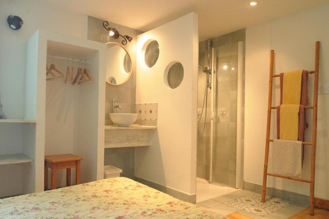 Mas Le Pont Des Aubes Bed & Breakfast ลีล-ซูร์-ลา-ซอร์ก ภายนอก รูปภาพ