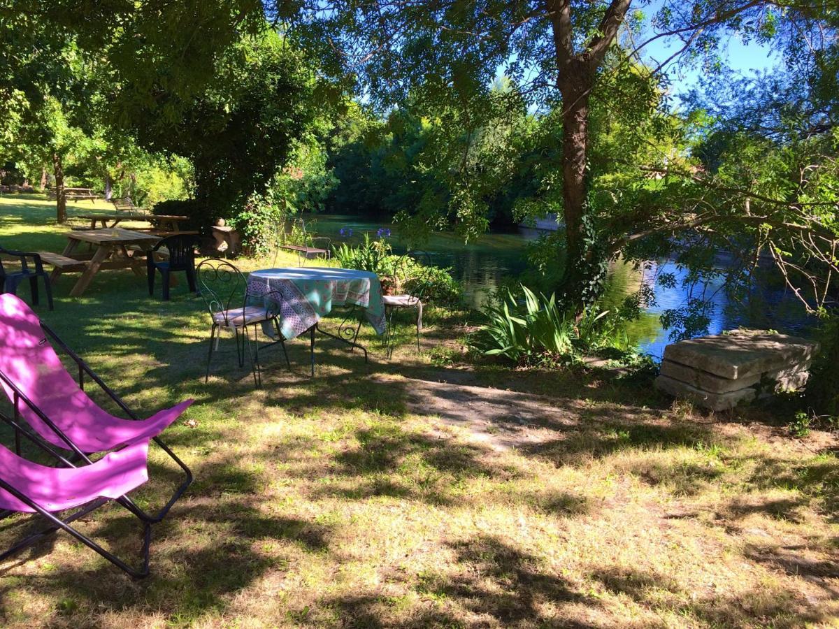 Mas Le Pont Des Aubes Bed & Breakfast ลีล-ซูร์-ลา-ซอร์ก ภายนอก รูปภาพ