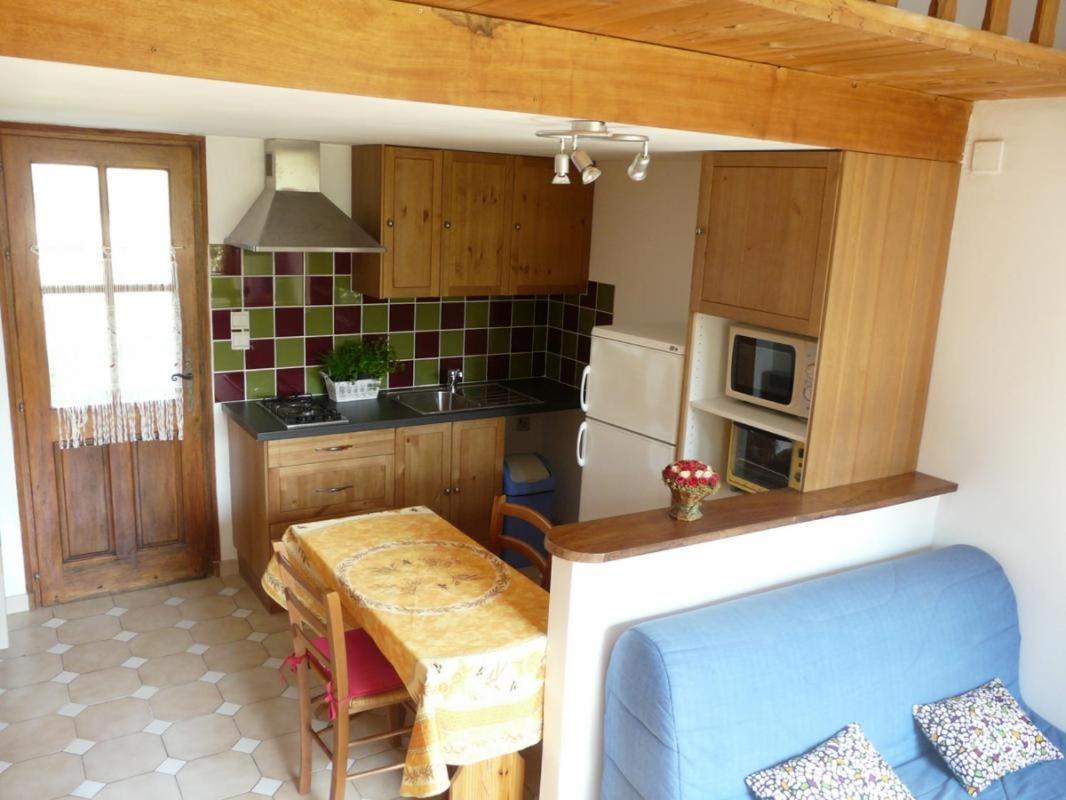 Mas Le Pont Des Aubes Bed & Breakfast ลีล-ซูร์-ลา-ซอร์ก ภายนอก รูปภาพ
