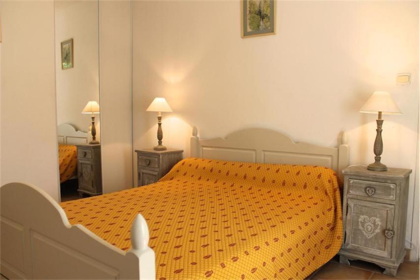 Mas Le Pont Des Aubes Bed & Breakfast ลีล-ซูร์-ลา-ซอร์ก ภายนอก รูปภาพ